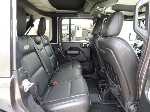 Used 2021 Jeep Wrangler Unlimited Rubicon image 23