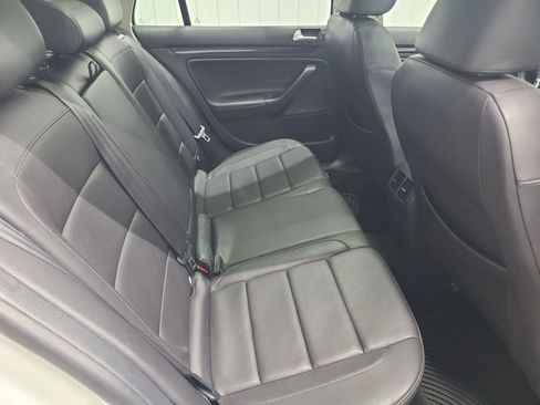 Used 2014 Volkswagen Jetta TDI image 40