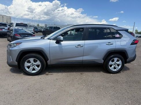 Used 2019 Toyota RAV4 XLE w/ Convenience Package AWD/4WD image 2