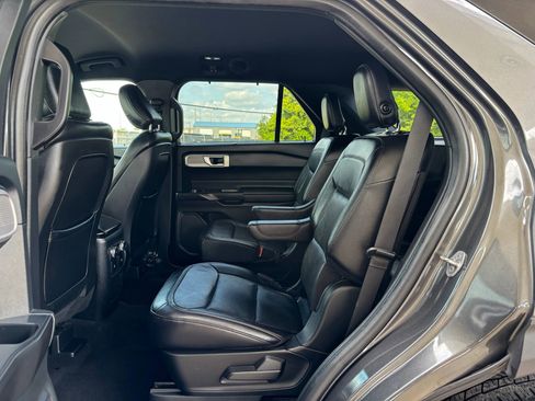 Used 2020 Ford Explorer Limited image 14