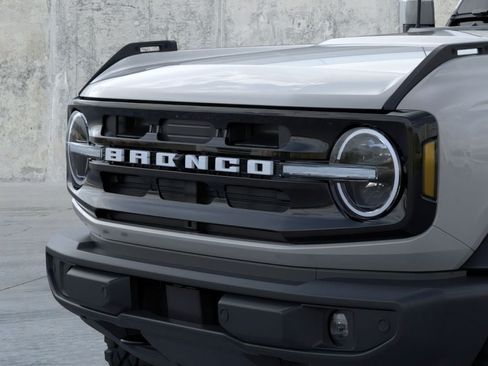 New 2026 Ford Bronco Outer Banks w/ Sasquatch Package AWD/4WD image 9