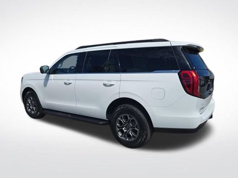 Used 2025 Ford Expedition Active RWD image 5
