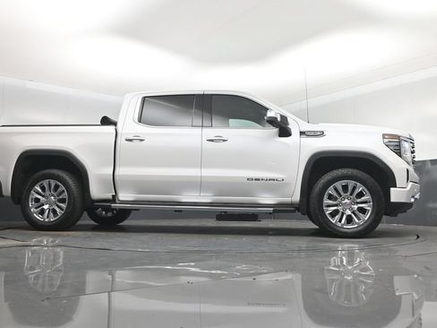 Used 2025 GMC Sierra 1500 Denali w/ Technology Package AWD/4WD image 16