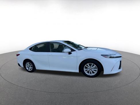 Used 2025 Toyota Camry LE image 2
