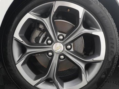 Used 2021 Chevrolet Malibu LT FWD image 3