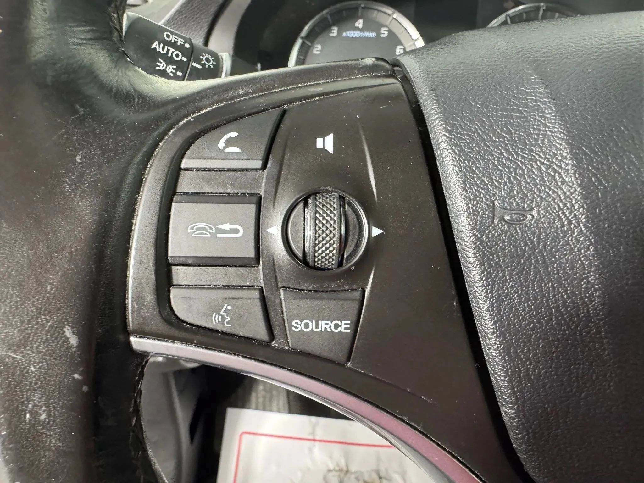 Used 2020 Acura MDX w/ Technology Package FWD image 16