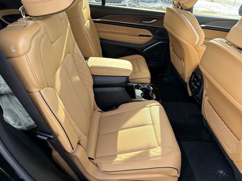 New 2025 Jeep Grand Cherokee L Summit w/ Obsidian Package image 17