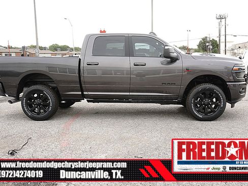 New 2026 RAM 2500 Laramie AWD/4WD image 6