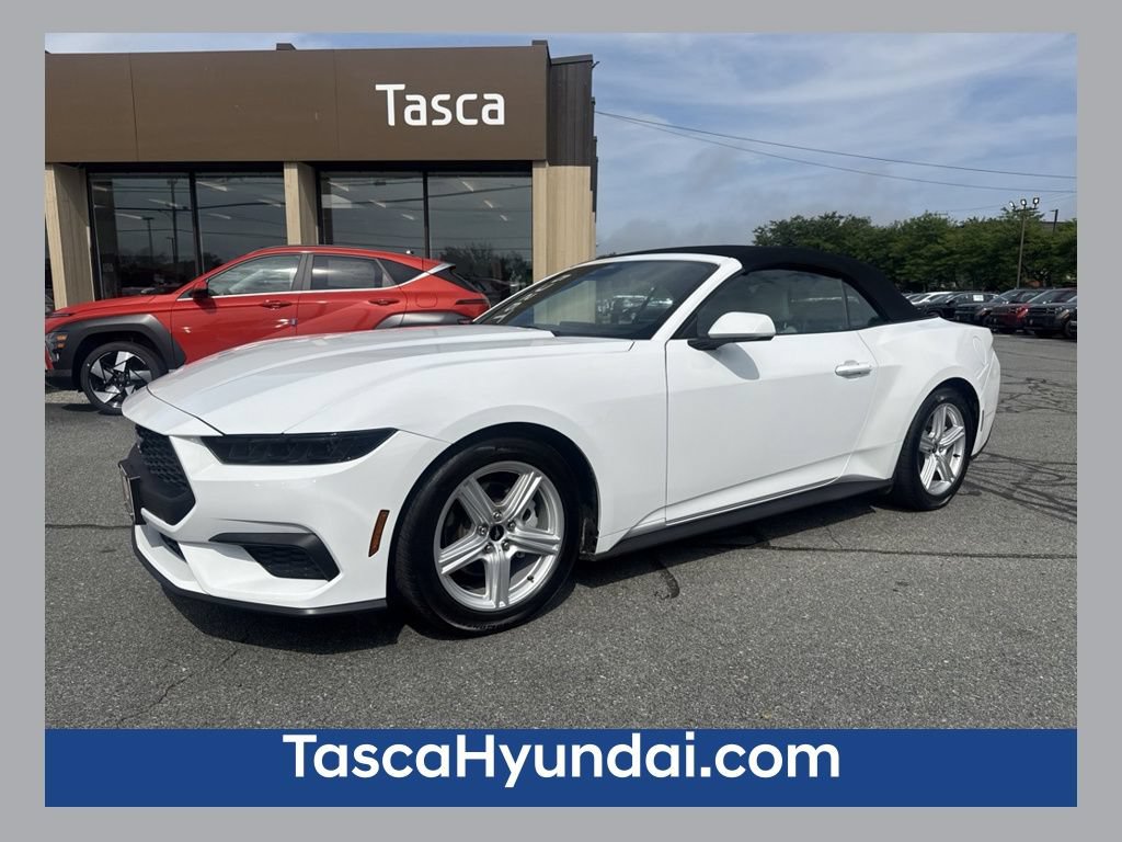 Used 2026 Ford Mustang Premium RWD image 1