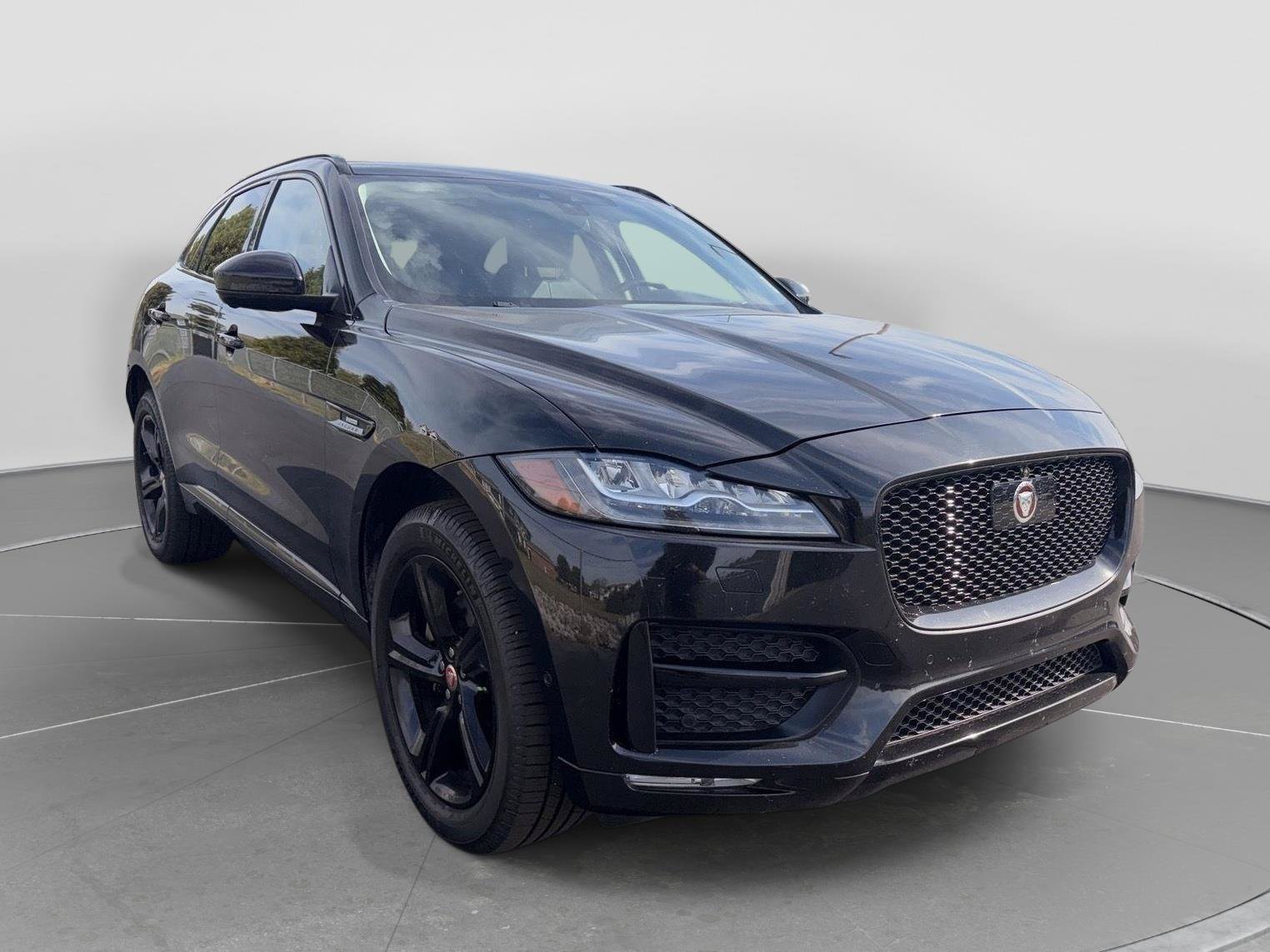 Used 2017 Jaguar F-PACE R-Sport AWD/4WD image 4