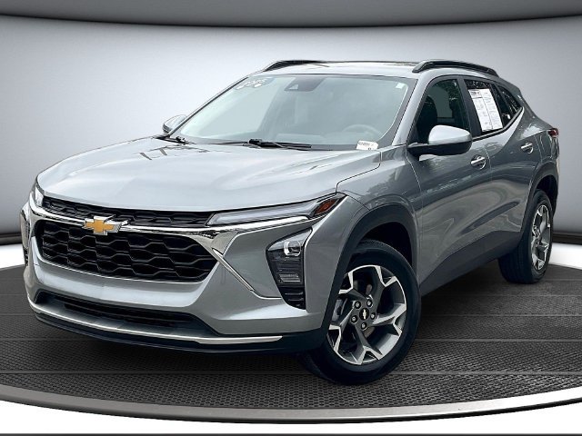 Certified 2025 Chevrolet Trax LT FWD image 1