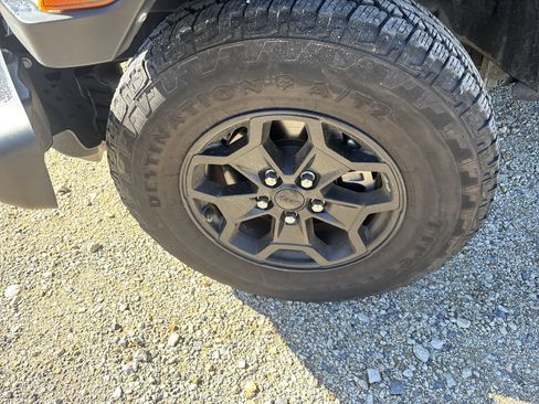 Used 2022 Jeep Gladiator Sport AWD/4WD image 13