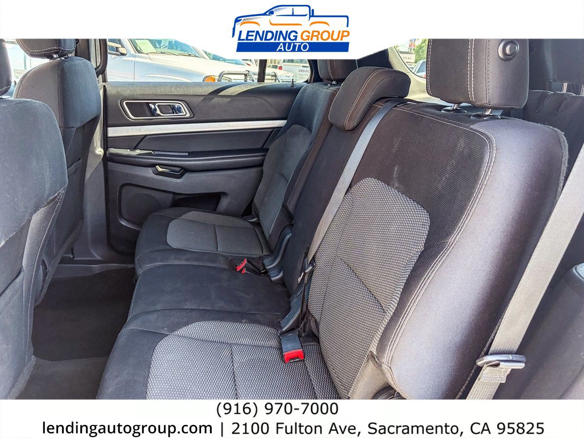 Used 2017 Ford Explorer XLT FWD image 17