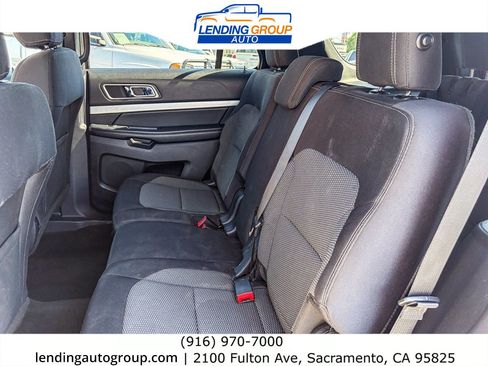 Used 2017 Ford Explorer XLT FWD image 17