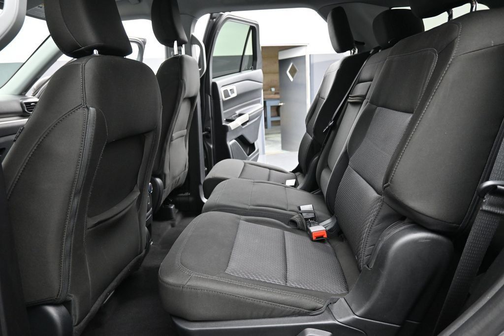 Used 2023 Ford Explorer XLT AWD/4WD image 27