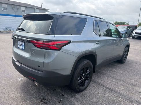 Used 2023 Chevrolet Traverse LT FWD image 5