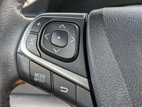 Used 2017 Toyota Camry SE FWD image 11