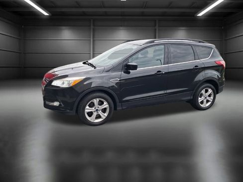Used 2015 Ford Escape SE w/ Equipment Group 201A image 4