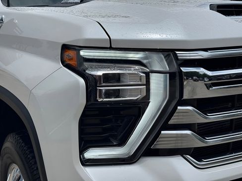 Used 2025 Chevrolet Silverado 3500 High Country w/ High Country Premium Package AWD/4WD image 8