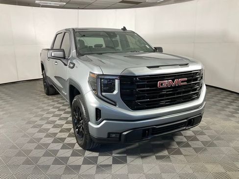 Used 2025 GMC Sierra 1500 Elevation image 3