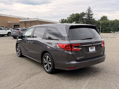 Used 2023 Honda Odyssey Touring image 4