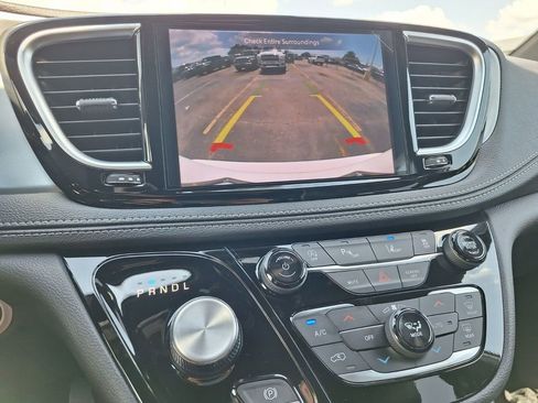 New 2026 Chrysler Pacifica Limited w/ S Appearance Package FWD image 23