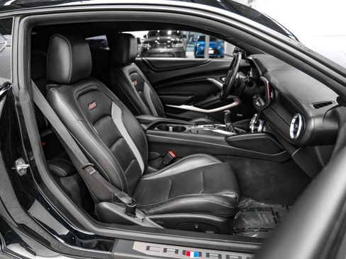 Used 2017 Chevrolet Camaro SS RWD image 36