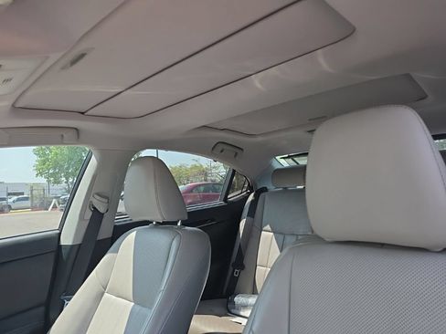 Used 2017 Lexus ES 350 w/ Ultra Luxury Package FWD image 12