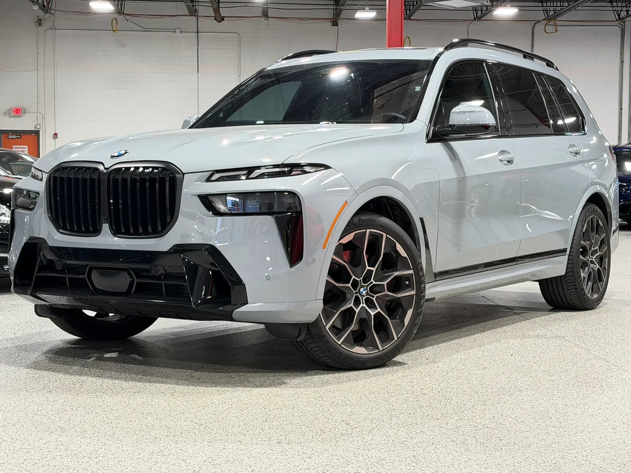 Used 2023 BMW X7 xDrive40i w/ Executive Package AWD/4WD image 2