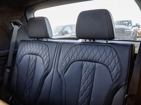 Used 2026 BMW X7 M60i AWD/4WD image 24