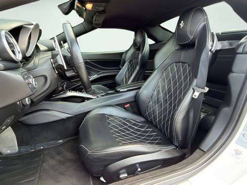 Used 2015 Ferrari California T RWD image 27