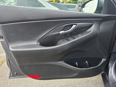 Used 2018 Hyundai Elantra GT FWD image 21