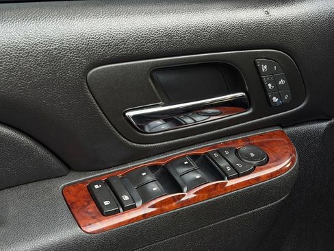 Used 2011 Chevrolet Tahoe LTZ AWD/4WD image 11