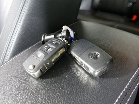 Used 2020 Volkswagen Passat 2.0T SEL image 12