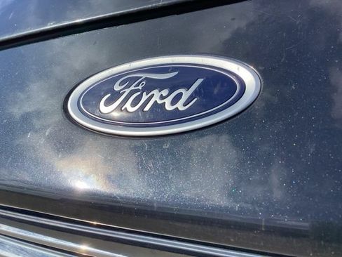 Used 2015 Ford Fusion SE FWD image 3