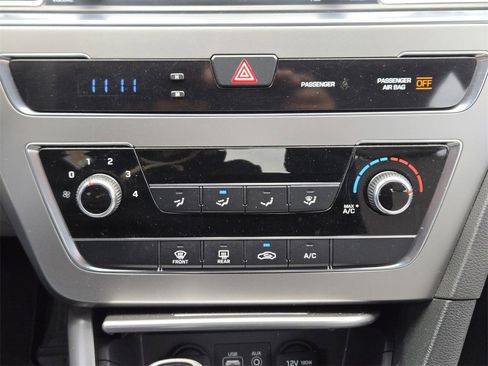 Used 2015 Hyundai Sonata SE w/ Cargo Package image 18