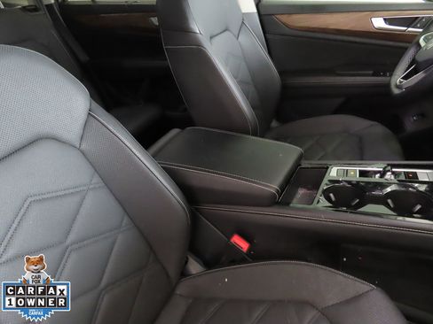 Used 2024 Volkswagen Atlas SE image 25