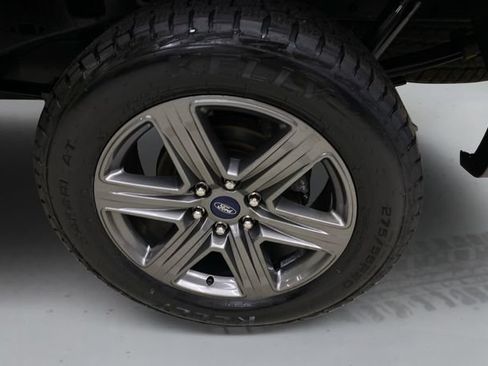 Used 2020 Ford F150 XLT w/ Equipment Group 302A Luxury AWD/4WD image 18