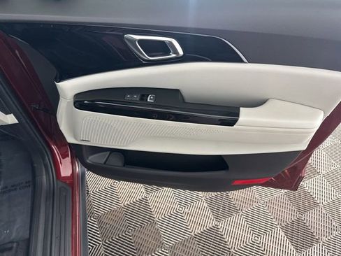 Certified 2023 Kia Carnival SX Prestige image 21