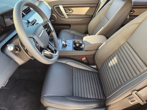 Used 2026 Land Rover Discovery Sport Landmark image 9