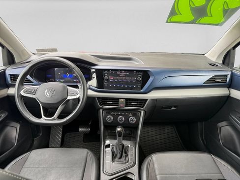 Used 2022 Volkswagen Taos SE FWD image 11