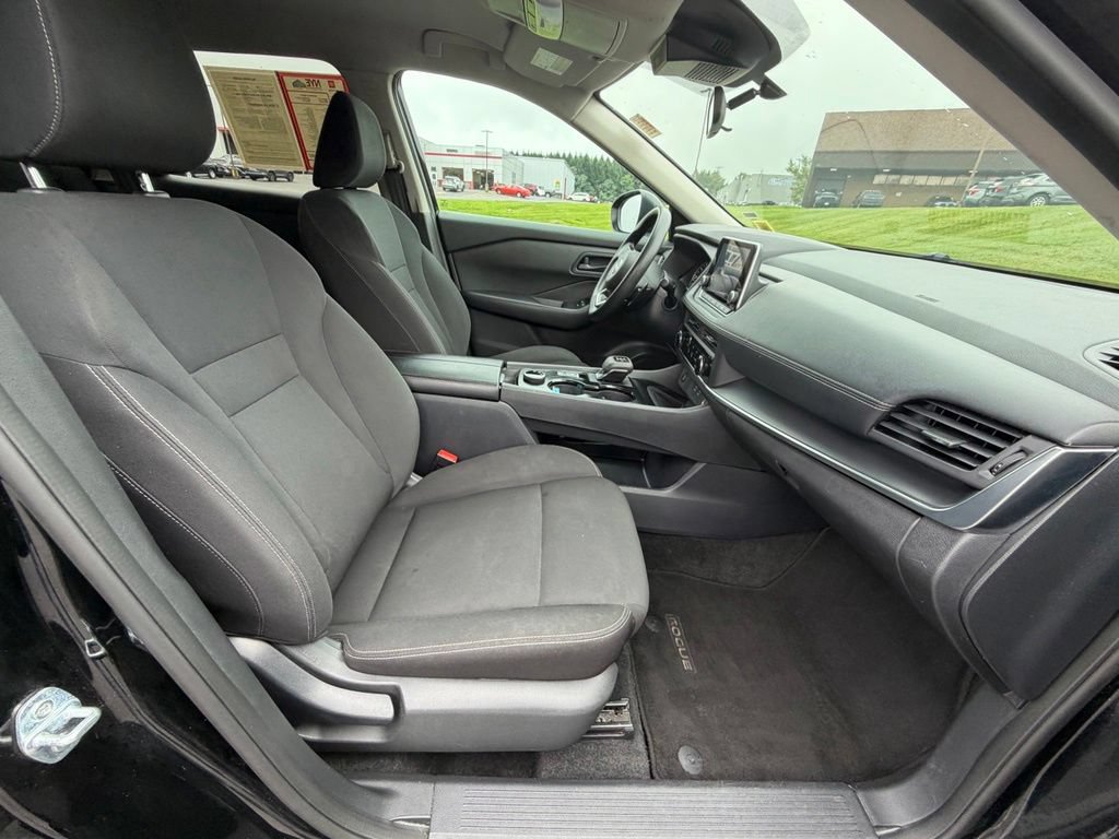 Used 2024 Nissan Rogue S AWD/4WD image 34