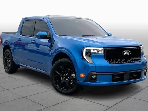 Used 2025 Ford Maverick Lobo image 2