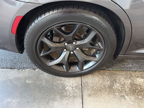 Used 2022 Chrysler 300 S RWD image 40