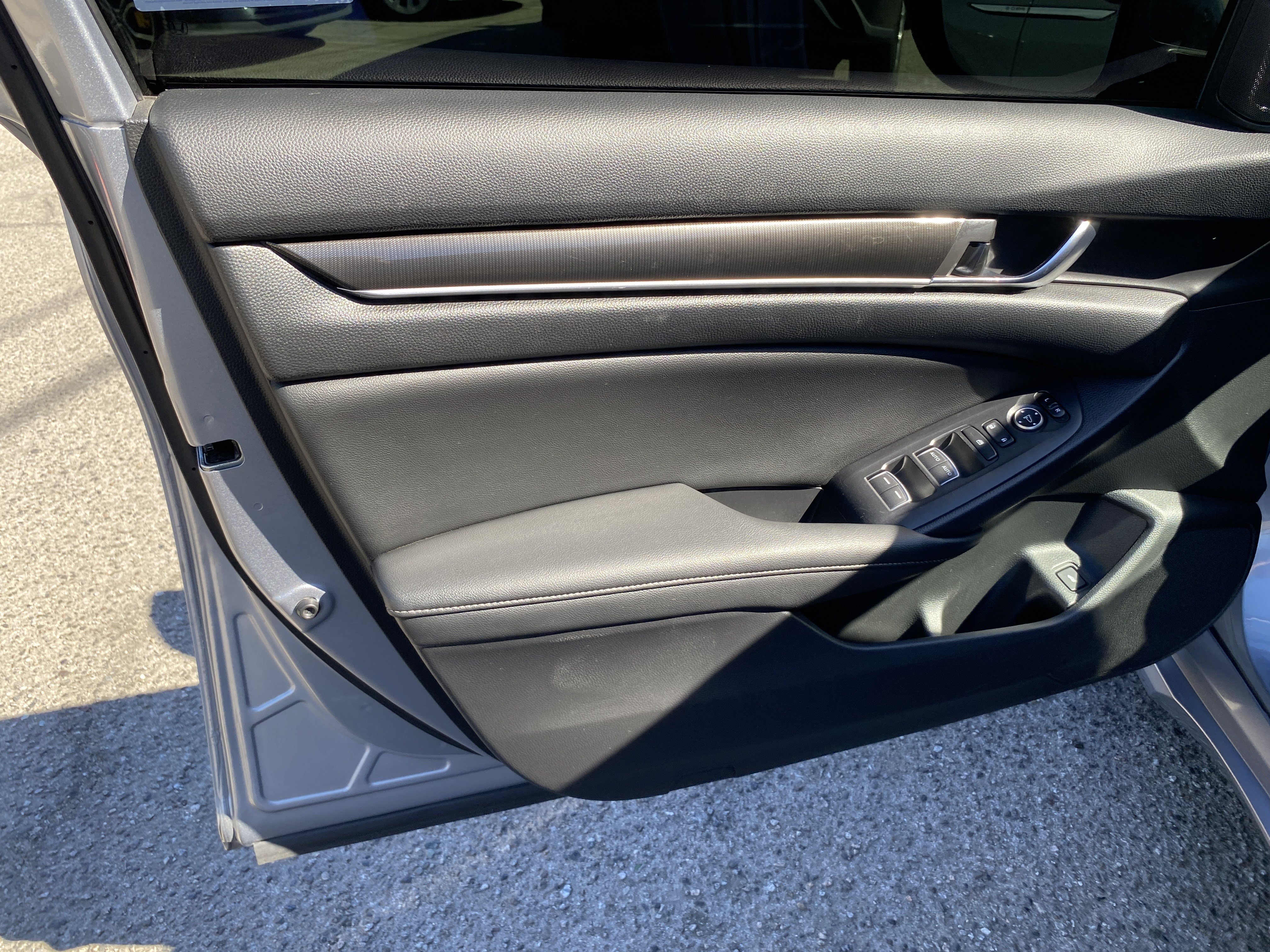 Used 2021 Honda Accord Sport image 12
