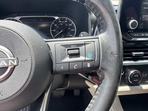 Used 2024 Nissan Pathfinder SV FWD image 24