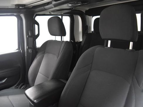 Certified 2022 Jeep Gladiator Sport image 12