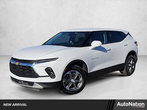 Used 2024 Chevrolet Blazer LT image 1
