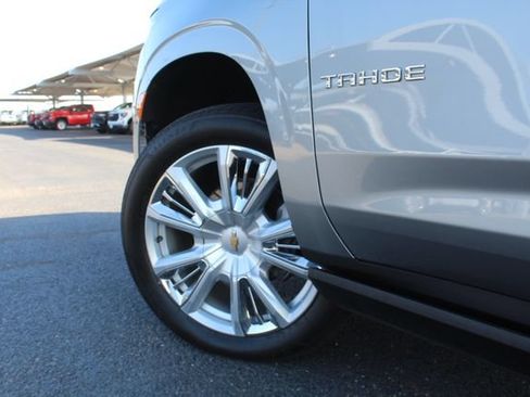 Used 2024 Chevrolet Tahoe High Country AWD/4WD image 13