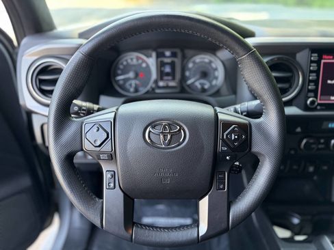 Used 2021 Toyota Tacoma TRD Sport w/ Technology Package RWD image 31